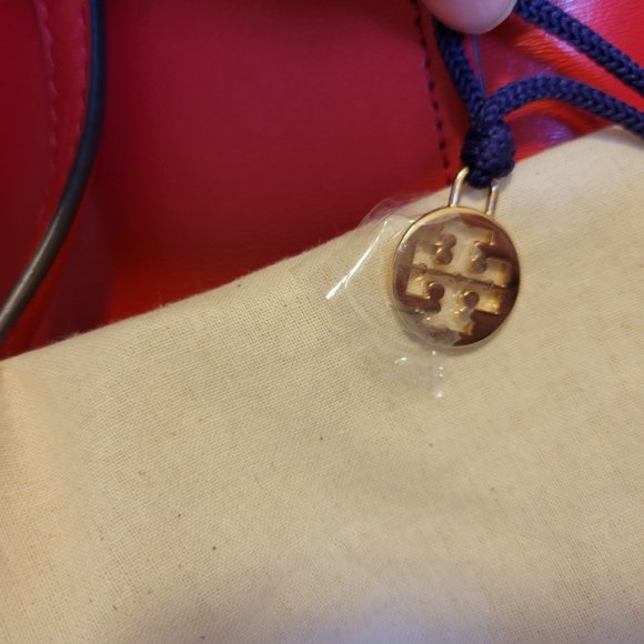NWOT $448 Tory Burch Red Robinson Tote - Picture 8 of 9
